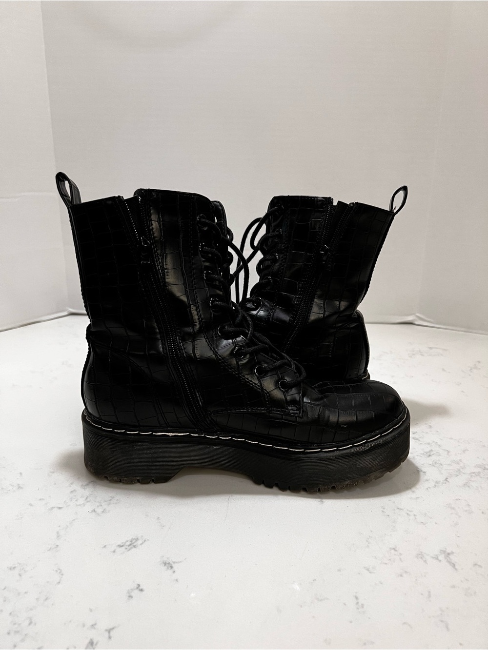 UNIONBAY Karlie Black Croc-Embossed Lace-Up Platform Combat Boots with Chain - Picture 3 of 12